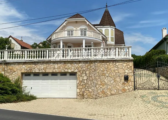 A- 巴拉顿菲赖德